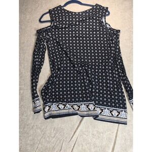 White House Black Market Cold Shoulder Top Black White Geometric Print V-Neck M